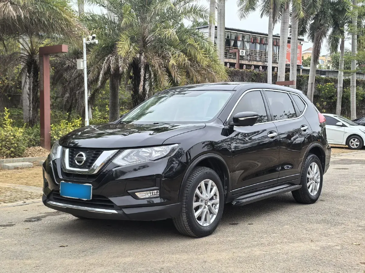 2017 Nissan X-Trail 2.0L 150HP L4 CVT