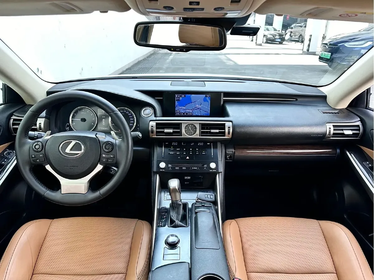 2013 Lexus IS 2.5L 208HP V6 6AT,autocango,china used car exporter,china ev exporter,chinese used car exporter,chinese used ev exporter