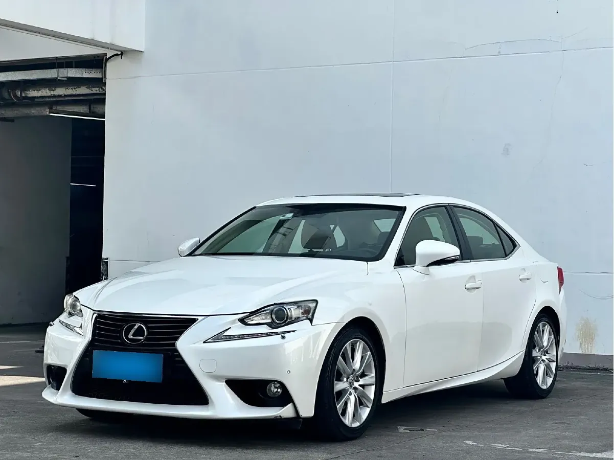 2013 Lexus IS 2.5L 208HP V6 6AT,autocango,china used car exporter,china ev exporter,chinese used car exporter,chinese used ev exporter