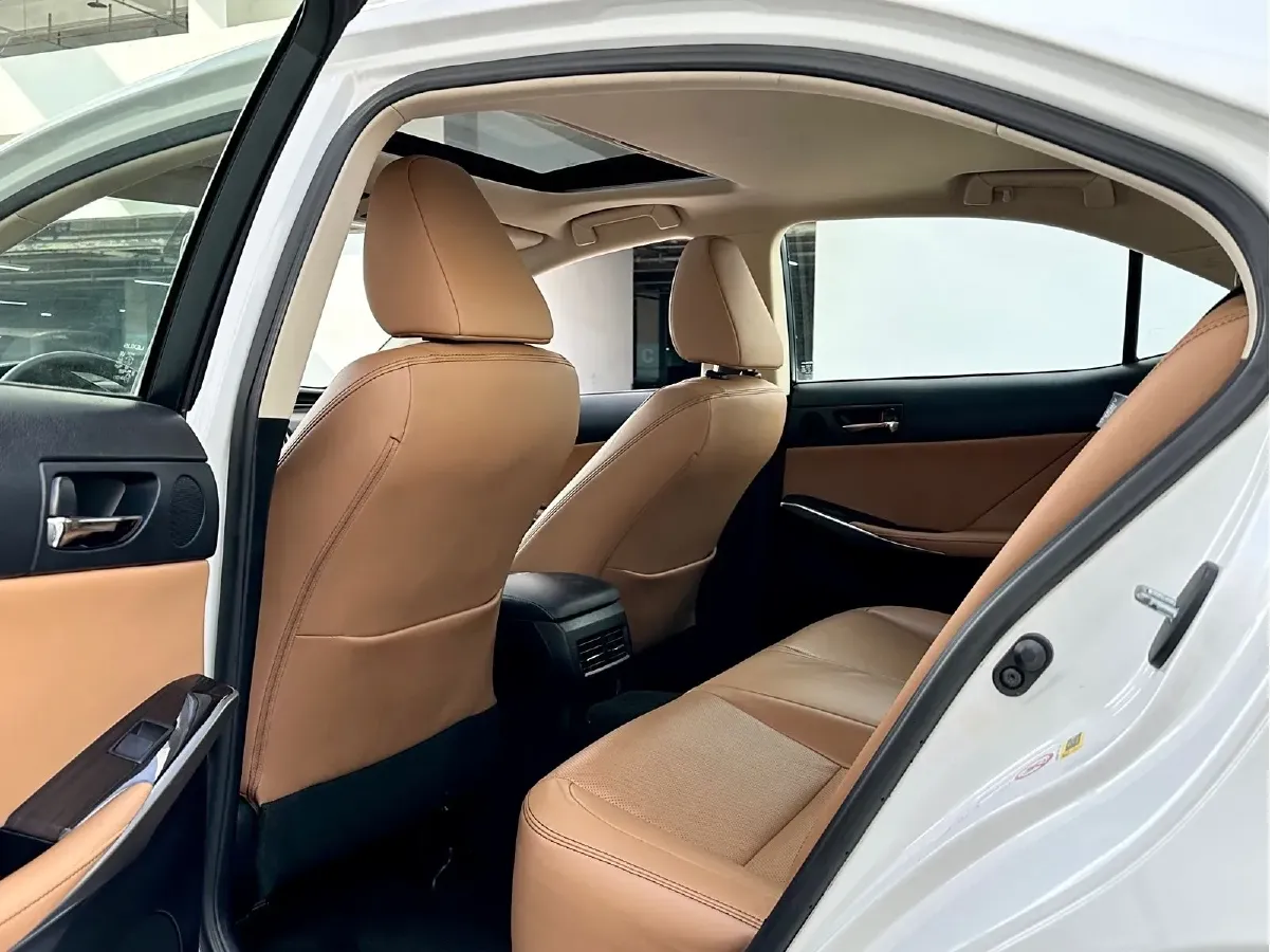 2013 Lexus IS 2.5L 208HP V6 6AT,autocango,china used car exporter,china ev exporter,chinese used car exporter,chinese used ev exporter