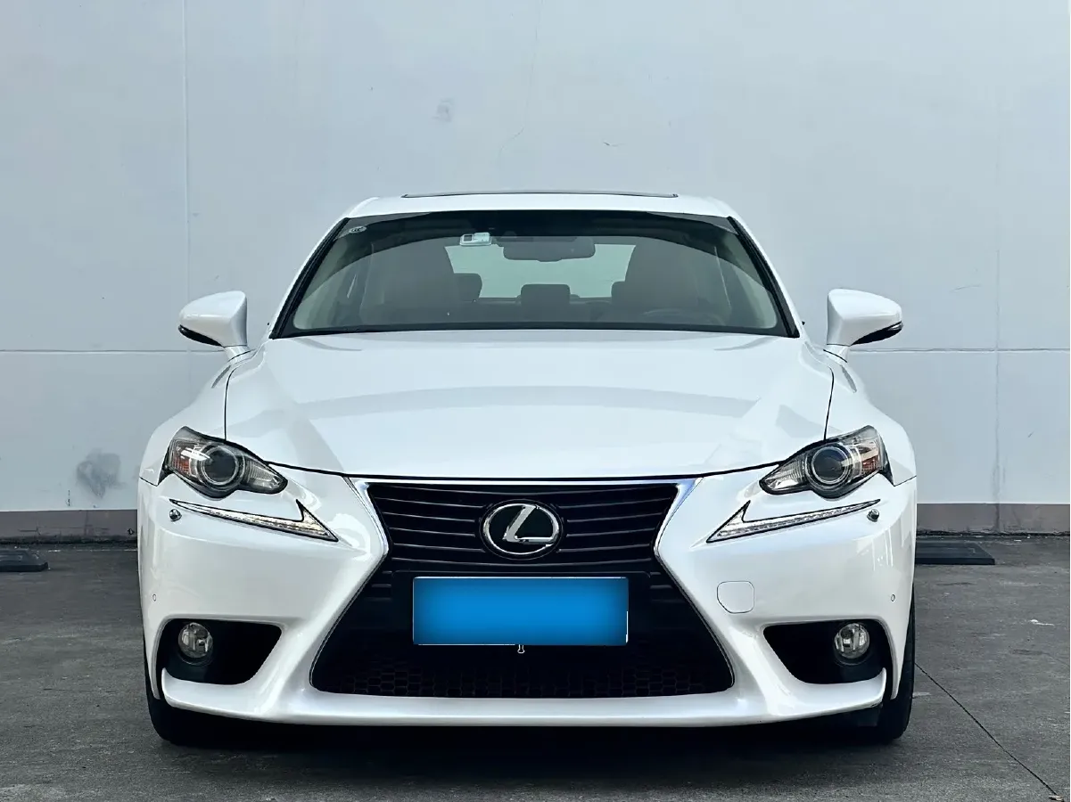 2013 Lexus IS 2.5L 208HP V6 6AT,autocango,china used car exporter,china ev exporter,chinese used car exporter,chinese used ev exporter