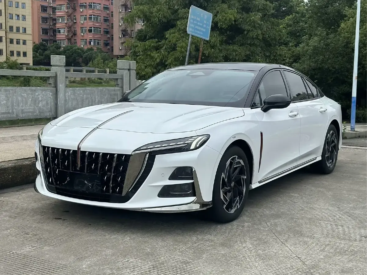 2023 HongQi H6 2.0T 252HP L4 8AT