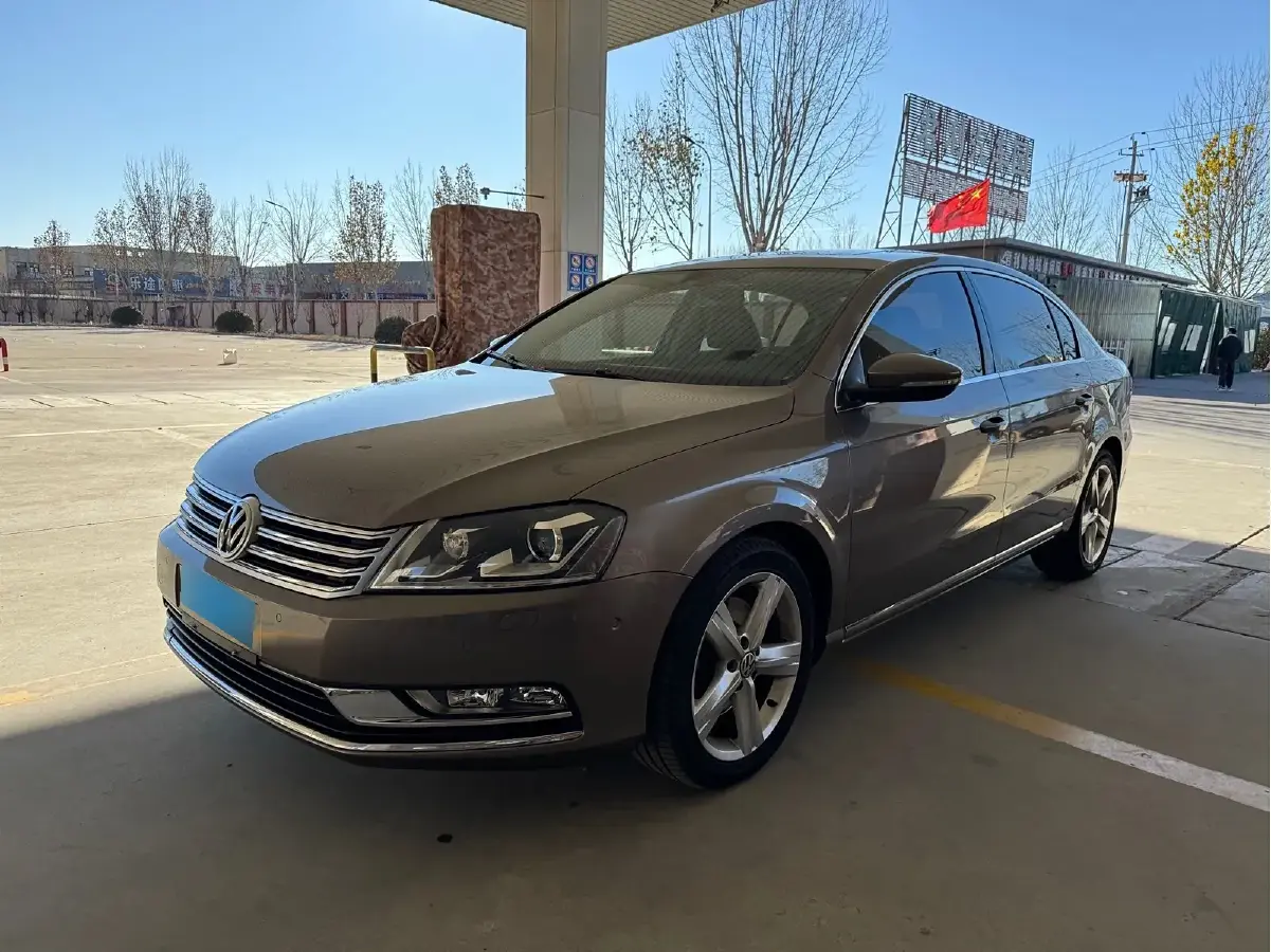 2015 Volkswagen Magotan 2.0T 200HP L4 6DCT