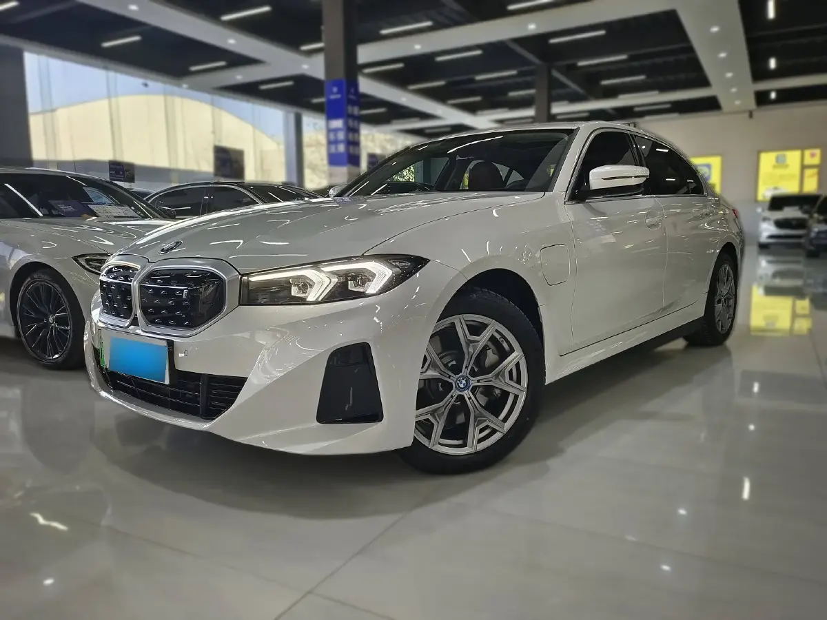 2024 BMW i3 BEV 70KWH