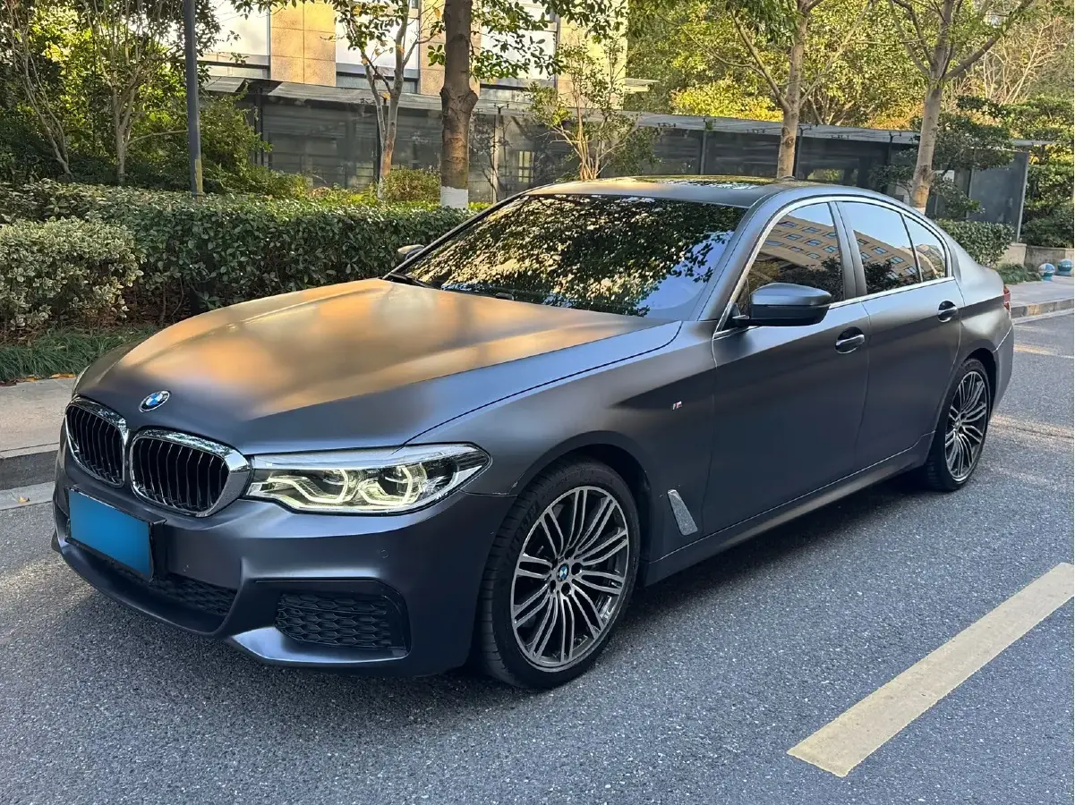 2020 BMW 5 Series 3.0T 340HP L6 8AT