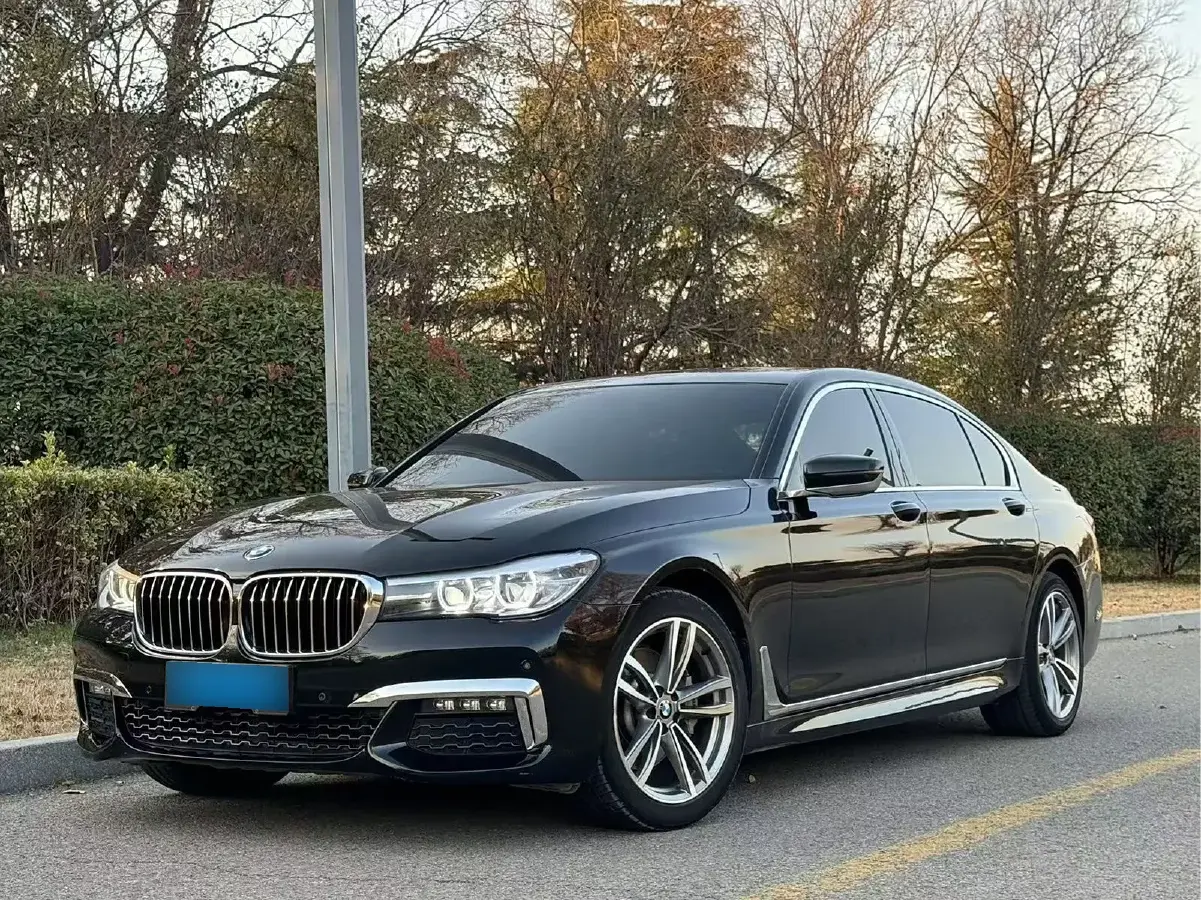 2018 BMW 7 Series 2.0T 258HP L4 8AT