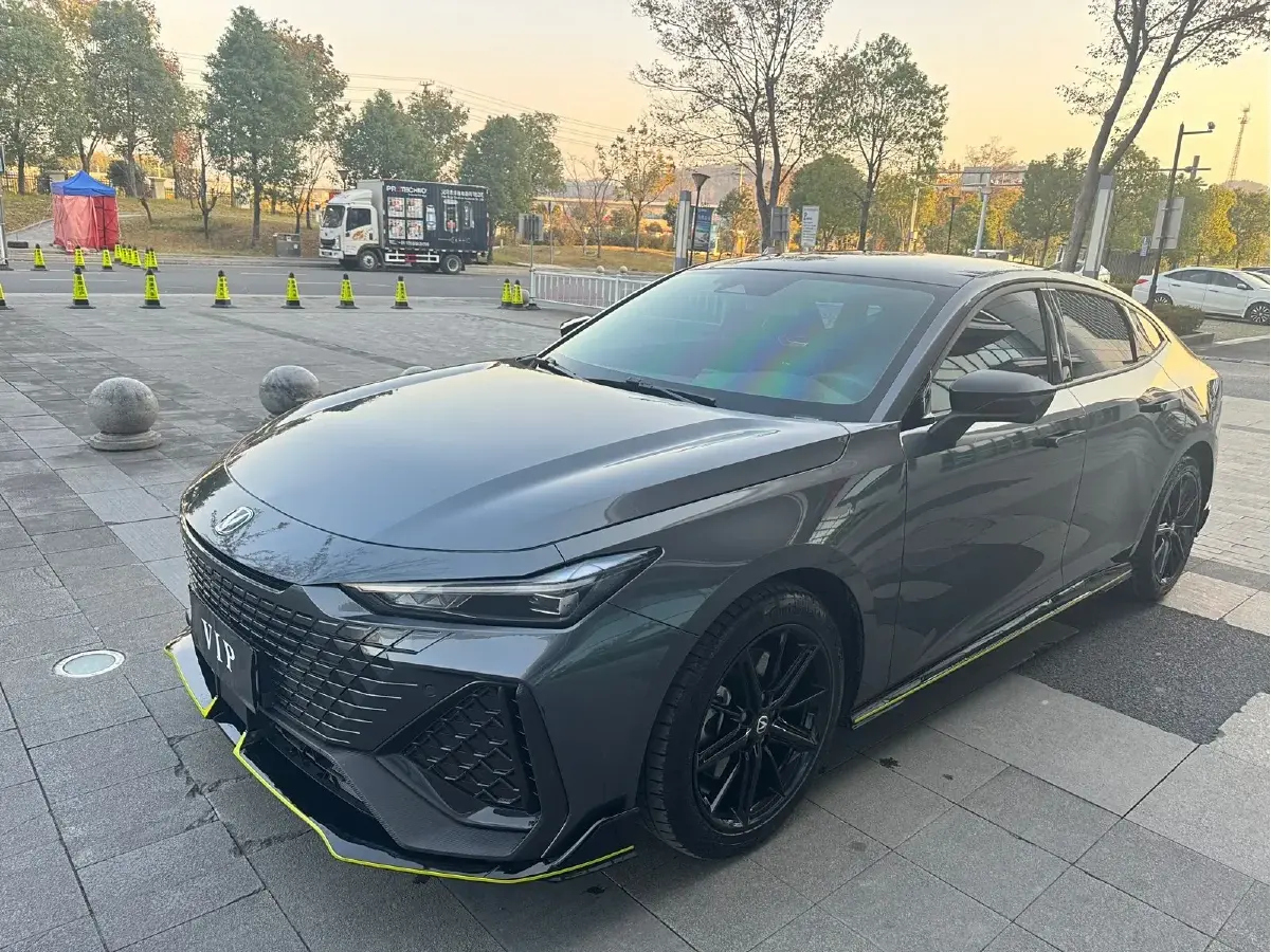 2022 ChangAn UNI-V 2.0T 233HP L4 8AT