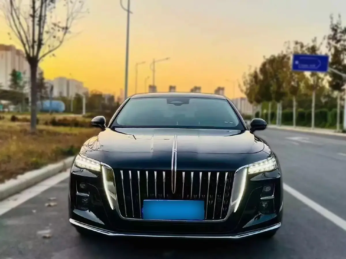2023 HongQi H5 2.0T 224HP L4 8AT
