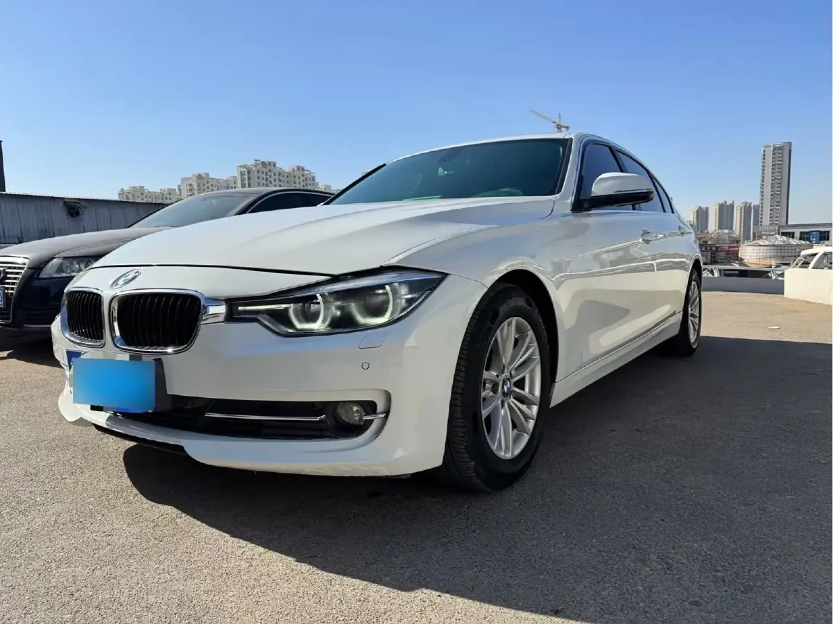 2014 BMW 3 Series 2.0T 184HP L4 8AT