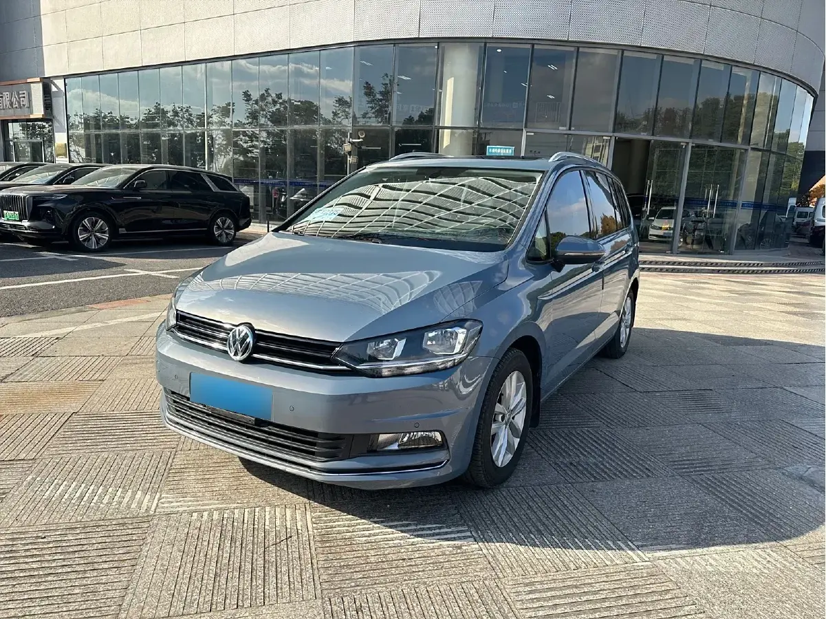 2018 Volkswagen Touran 1.4T 150HP L4 7DCT