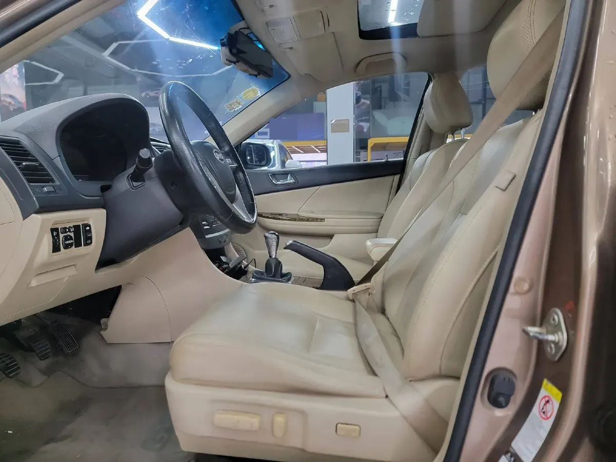 2012 BYD G6 2.0L 140HP L4 5MT,autocango,china used car exporter,china ev exporter,chinese used car exporter,chinese used ev exporter