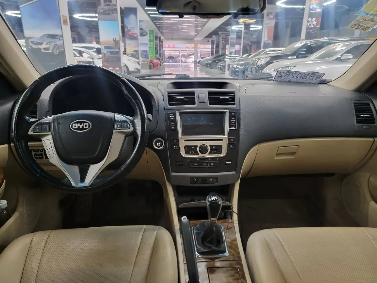 2012 BYD G6 2.0L 140HP L4 5MT,autocango,china used car exporter,china ev exporter,chinese used car exporter,chinese used ev exporter