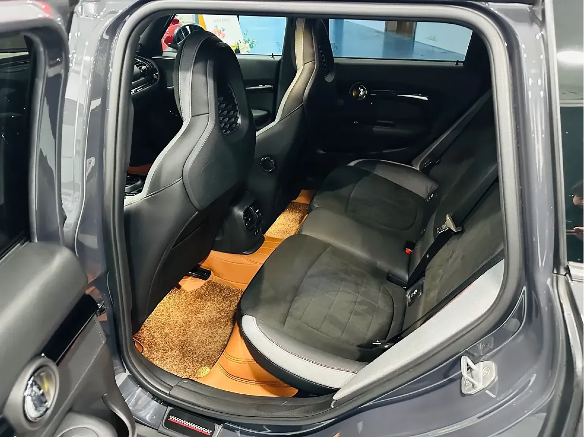 2020 MINI JCW CLUBMAN 2.0T 272HP L4 8AT,autocango,china used car exporter,china ev exporter,chinese used car exporter,chinese used ev exporter