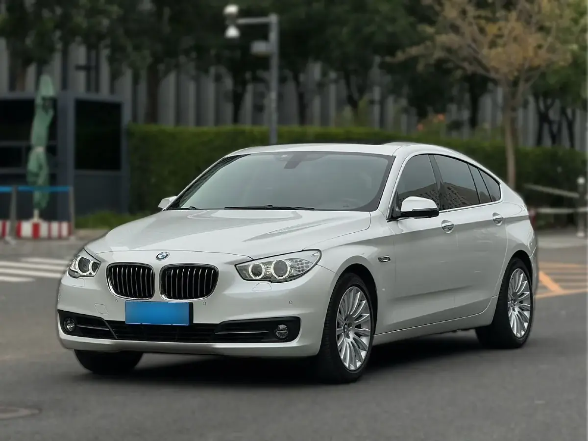 2014 BMW 5 Series GT 3.0T 306HP L6 8AT