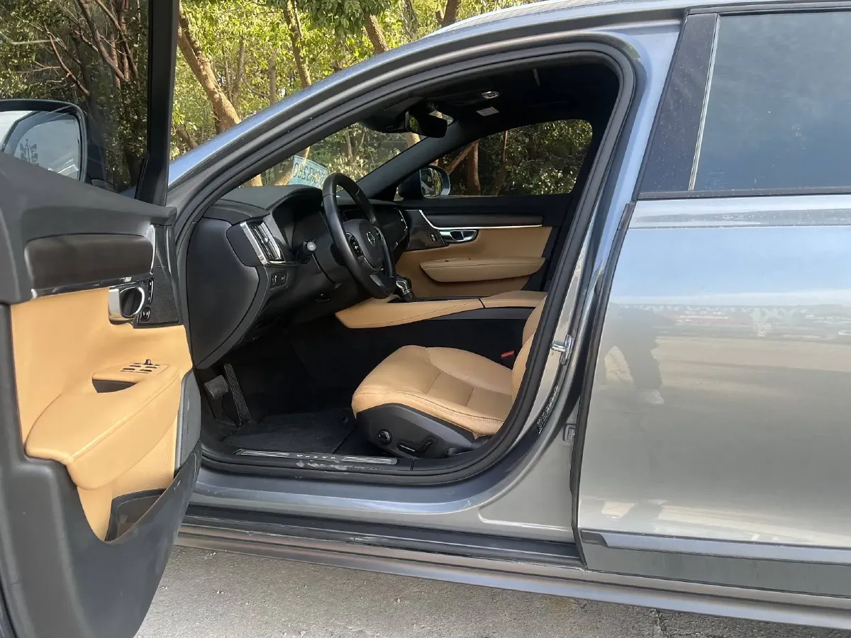 2019 Volvo V90 2.0T 254HP L4 8AT,autocango,china used car exporter,china ev exporter,chinese used car exporter,chinese used ev exporter