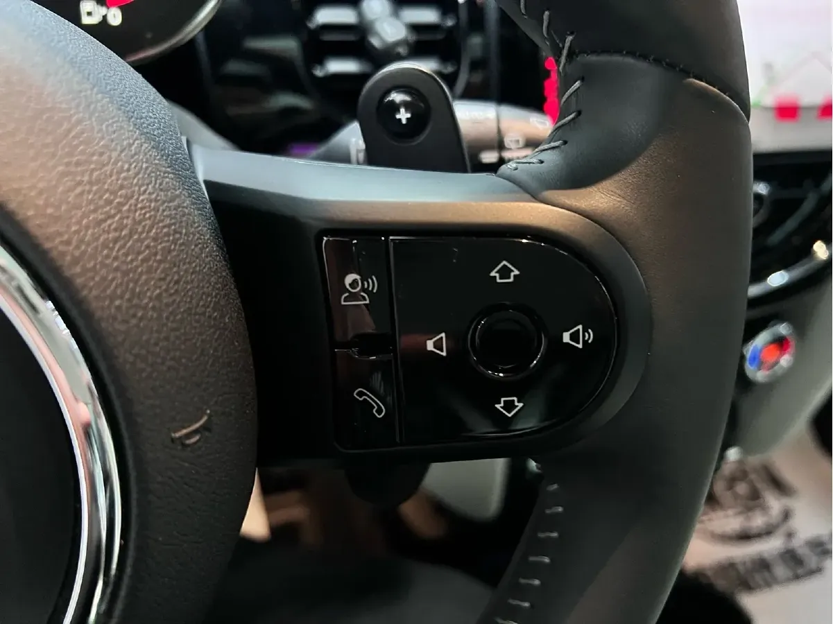 2023 MINI JCW 2.0T 231HP L4 8AT,autocango,china used car exporter,china ev exporter,chinese used car exporter,chinese used ev exporter