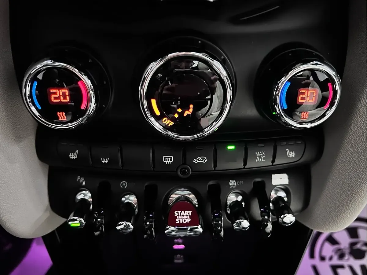 2023 MINI JCW 2.0T 231HP L4 8AT,autocango,china used car exporter,china ev exporter,chinese used car exporter,chinese used ev exporter