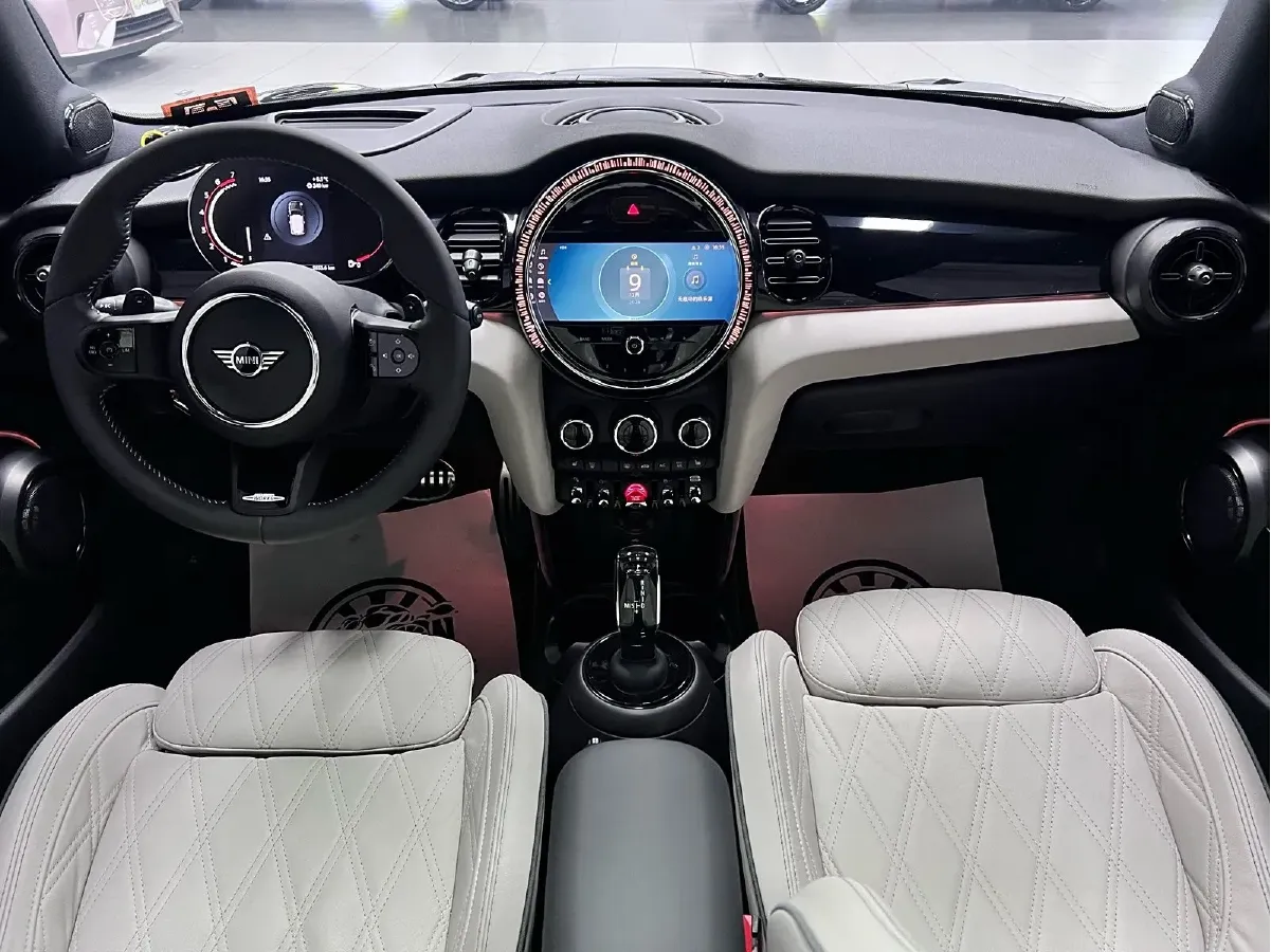 2023 MINI JCW 2.0T 231HP L4 8AT,autocango,china used car exporter,china ev exporter,chinese used car exporter,chinese used ev exporter