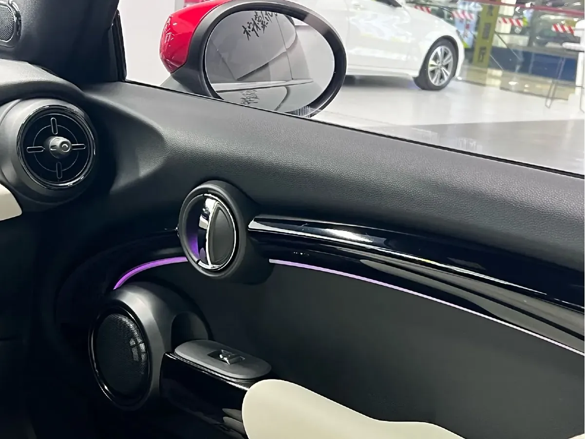 2023 MINI JCW 2.0T 231HP L4 8AT,autocango,china used car exporter,china ev exporter,chinese used car exporter,chinese used ev exporter