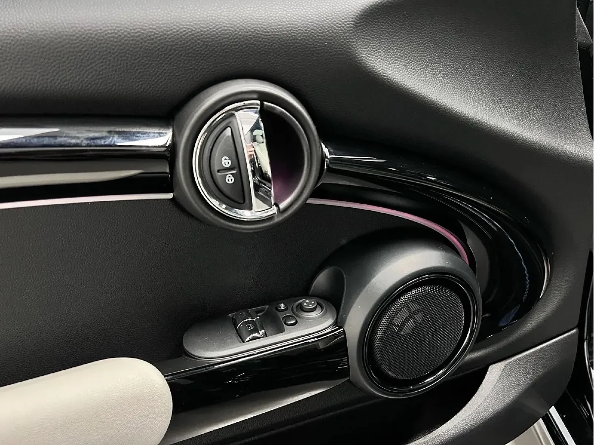 2023 MINI JCW 2.0T 231HP L4 8AT,autocango,china used car exporter,china ev exporter,chinese used car exporter,chinese used ev exporter