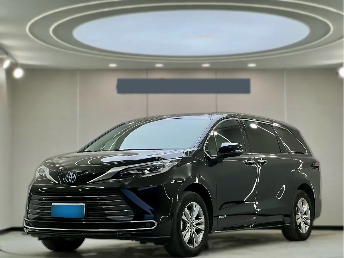 2023 Toyota Sienna 2.5L 189HP L4 E-CVT Hybrid