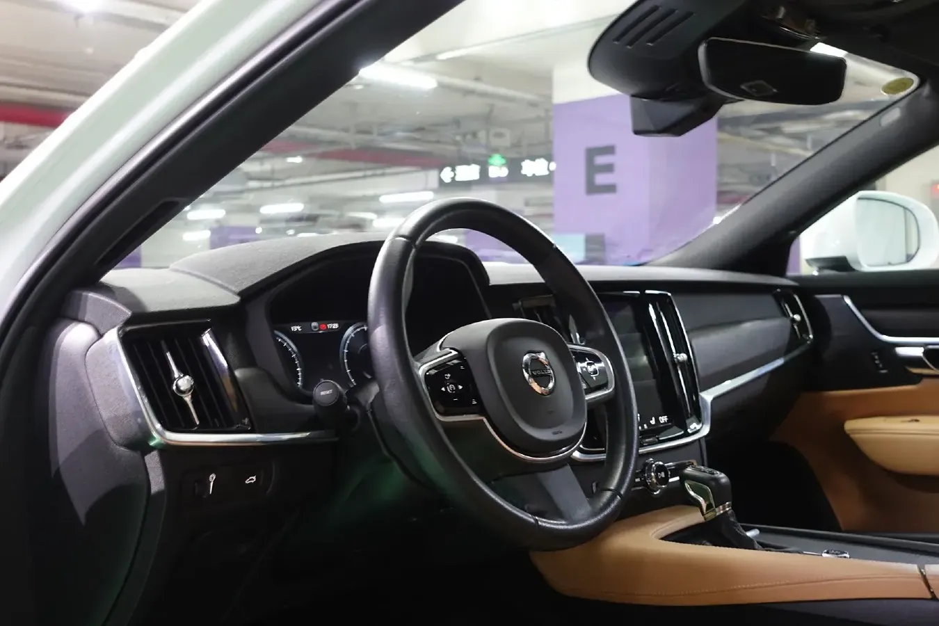 2020 Volvo V90 2.0T 250HP L4 8AT,autocango,china used car exporter,china ev exporter,chinese used car exporter,chinese used ev exporter