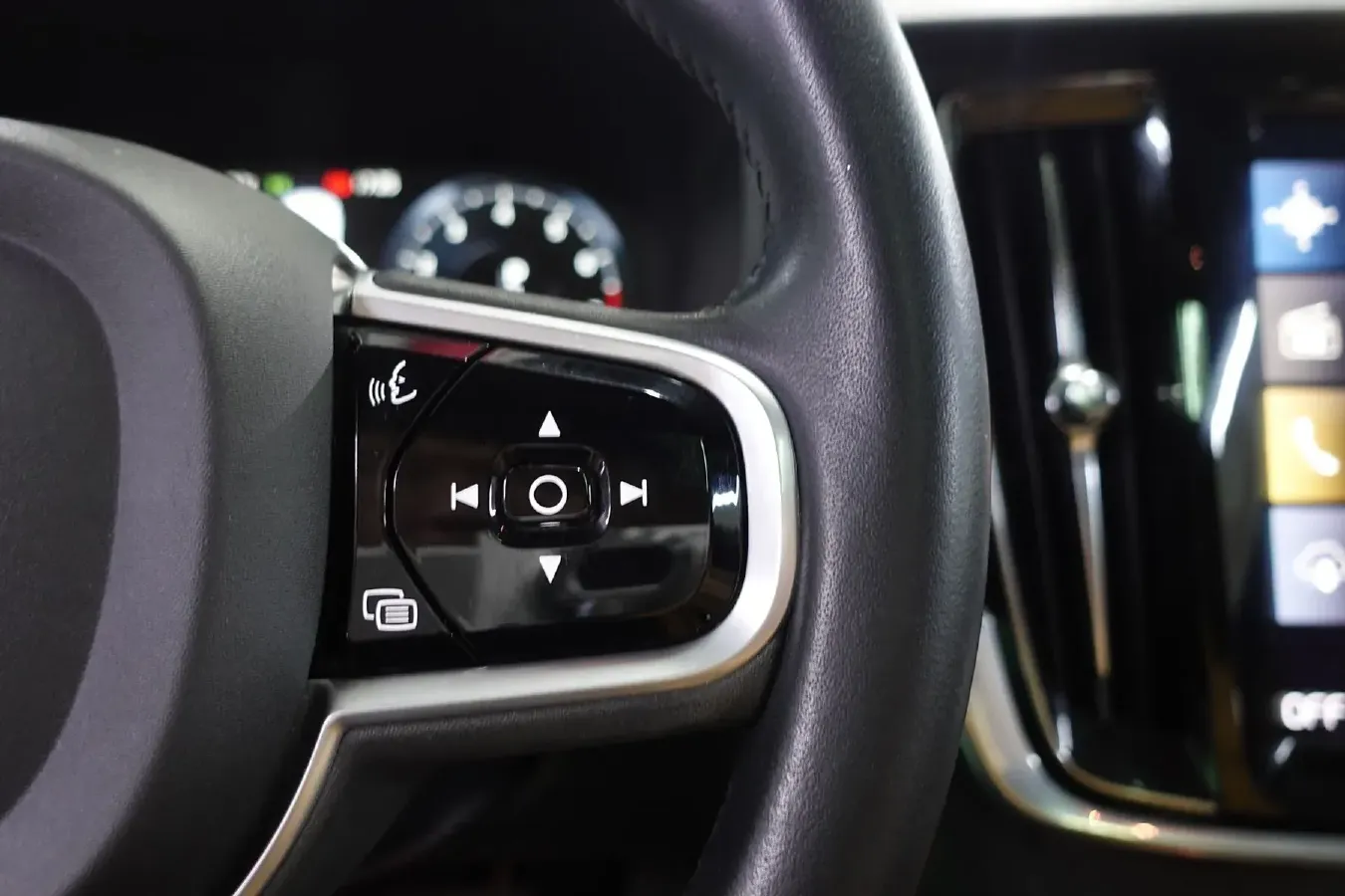 2020 Volvo V90 2.0T 250HP L4 8AT,autocango,china used car exporter,china ev exporter,chinese used car exporter,chinese used ev exporter