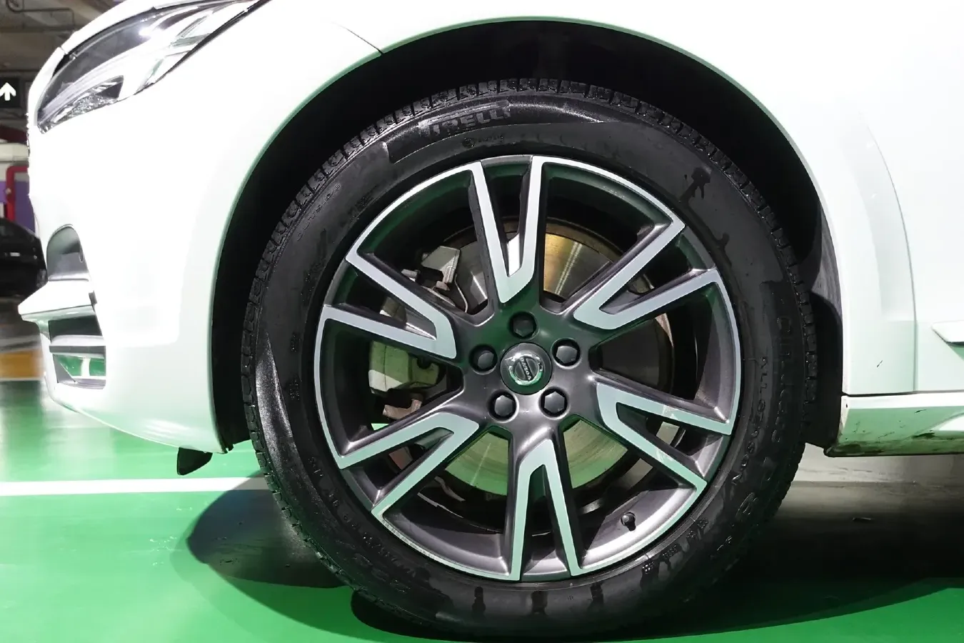 2020 Volvo V90 2.0T 250HP L4 8AT,autocango,china used car exporter,china ev exporter,chinese used car exporter,chinese used ev exporter