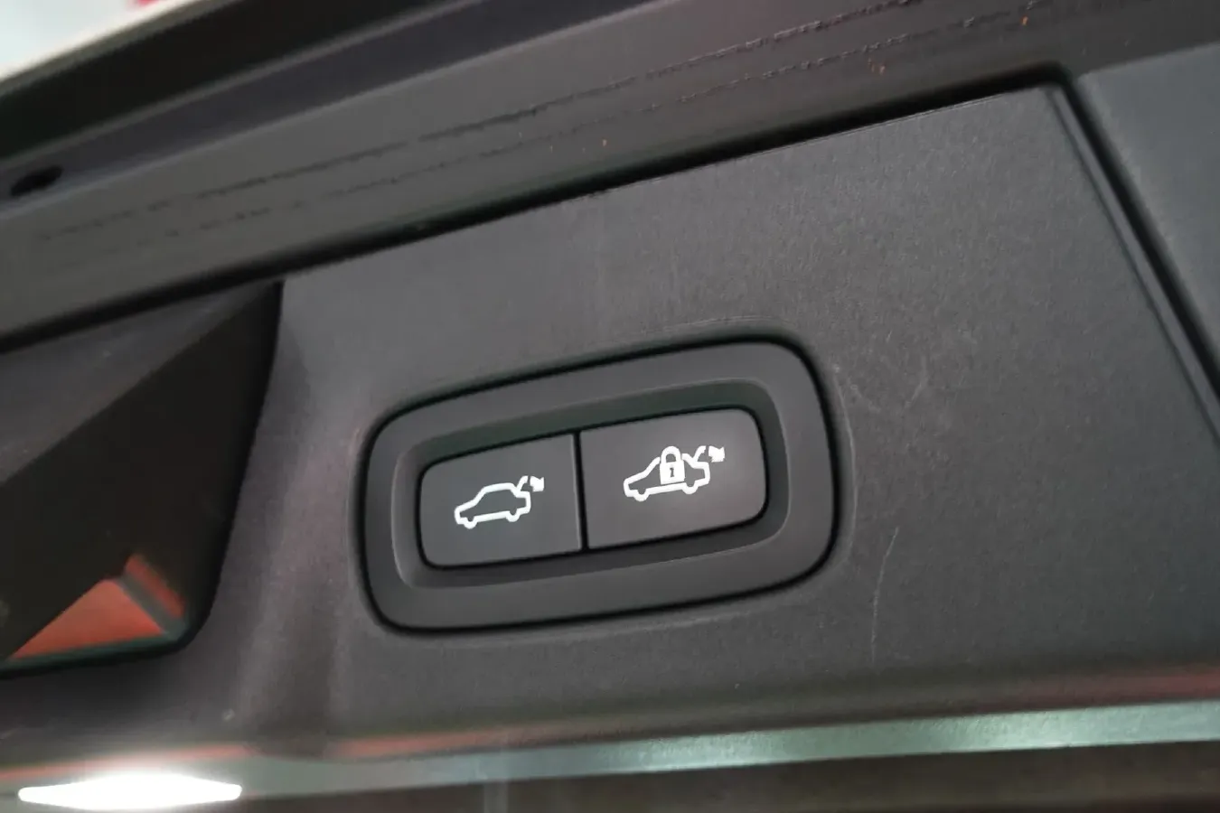 2020 Volvo V90 2.0T 250HP L4 8AT,autocango,china used car exporter,china ev exporter,chinese used car exporter,chinese used ev exporter