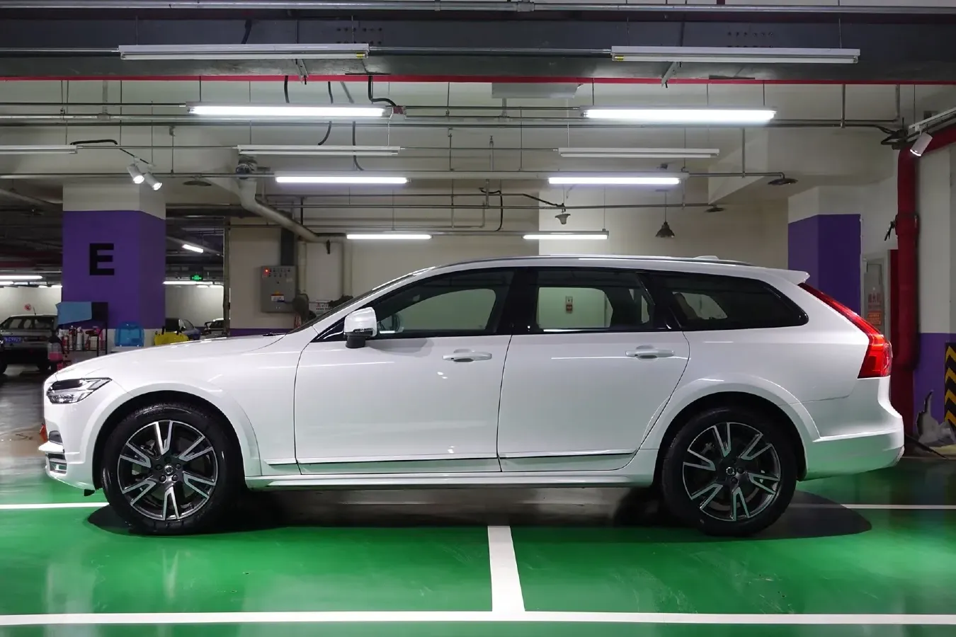 2020 Volvo V90 2.0T 250HP L4 8AT,autocango,china used car exporter,china ev exporter,chinese used car exporter,chinese used ev exporter