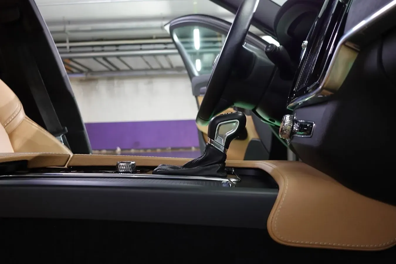 2020 Volvo V90 2.0T 250HP L4 8AT,autocango,china used car exporter,china ev exporter,chinese used car exporter,chinese used ev exporter