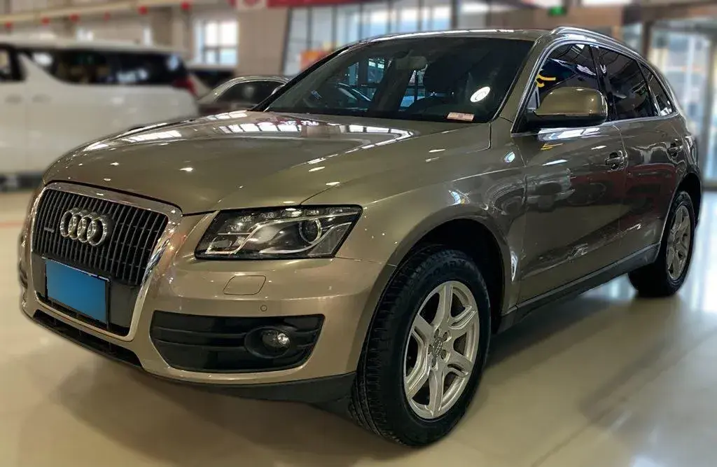 2012 Audi Q5 2.0T 211HP L4 8AT
