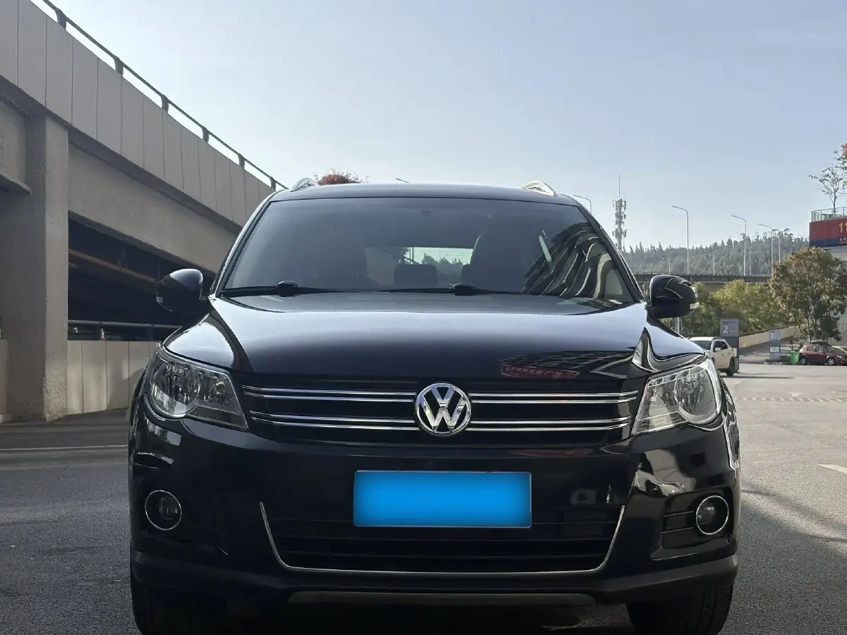 2012 Volkswagen Tiguan 1.8T 160HP L4 6AT