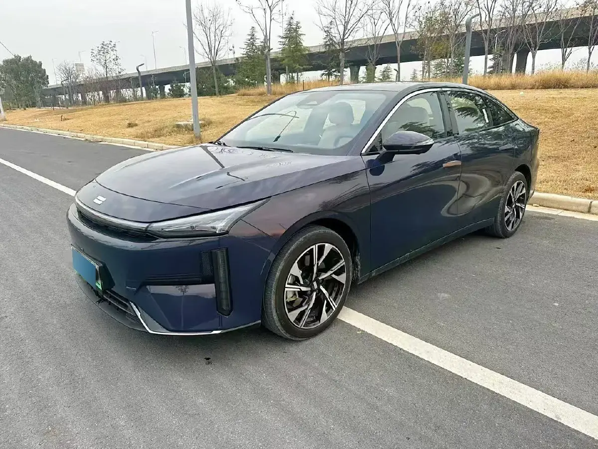 2023 Geely Galaxy L6 1.5T 163HP L4 3DHT PHEV