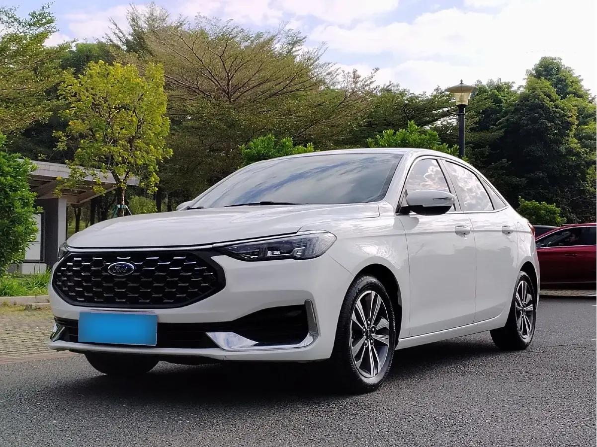 2021 Ford Escort 1.5L 122HP L3 6AT