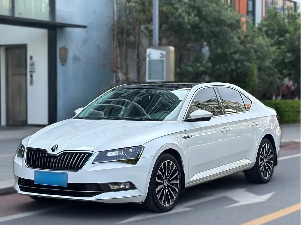 2016 Skoda Superb 1.8T 180HP L4 7DCT