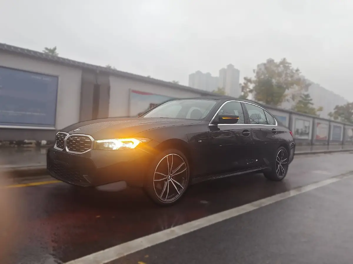 2023 BMW 3 Series 2.0T 184HP L4 8AT