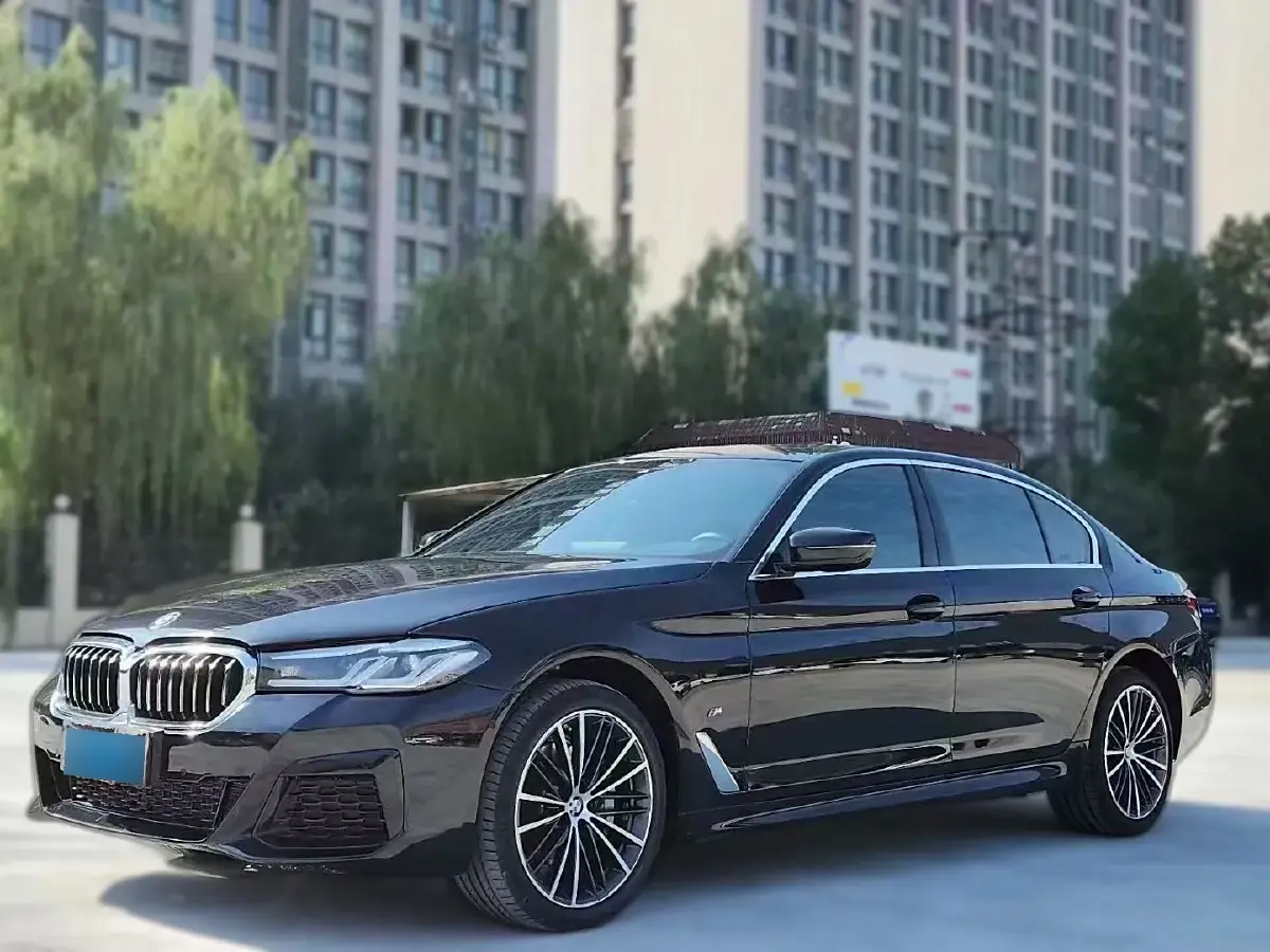 2022 BMW 5 Series 2.0T 252HP L4 8AT