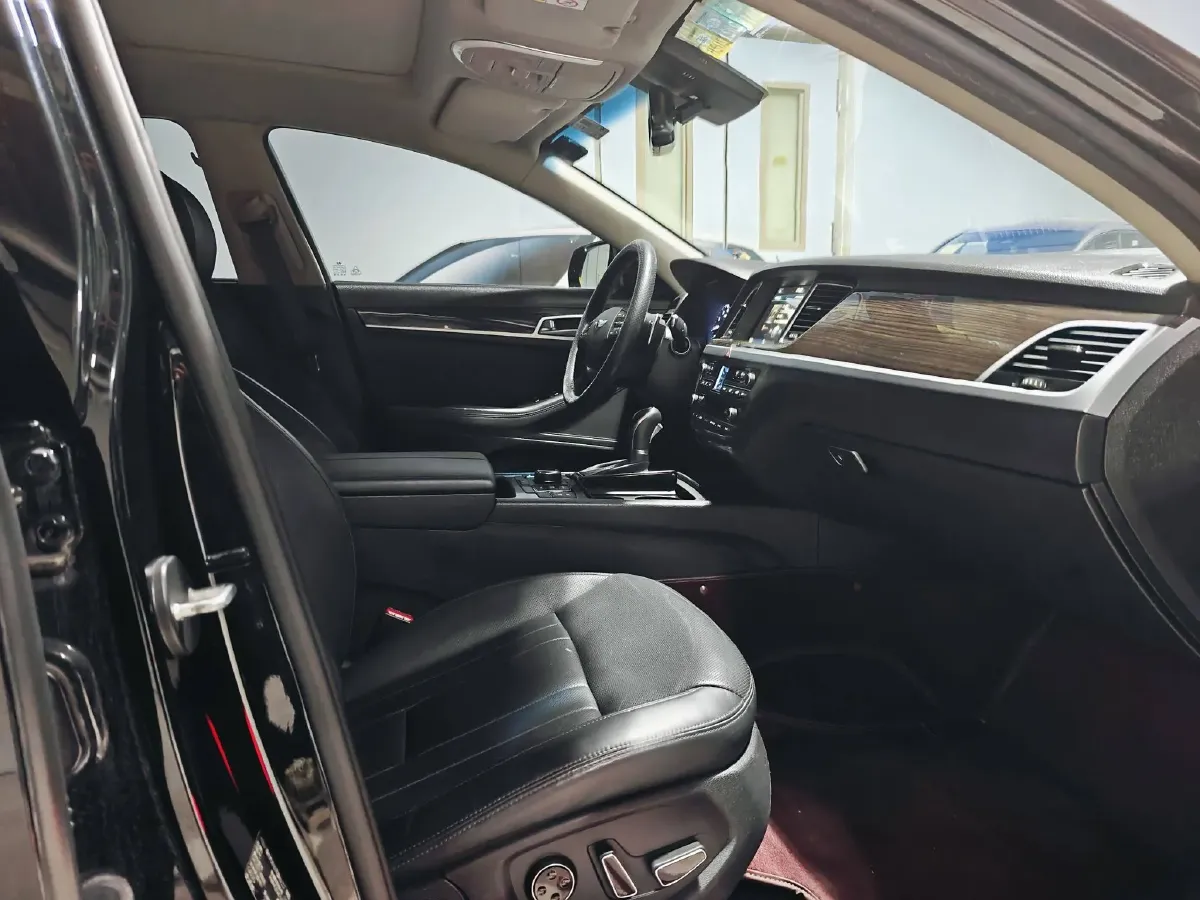 2015 Hyundai Cenesis 3.0L 257HP V6 8AT,autocango,china used car exporter,china ev exporter,chinese used car exporter,chinese used ev exporter