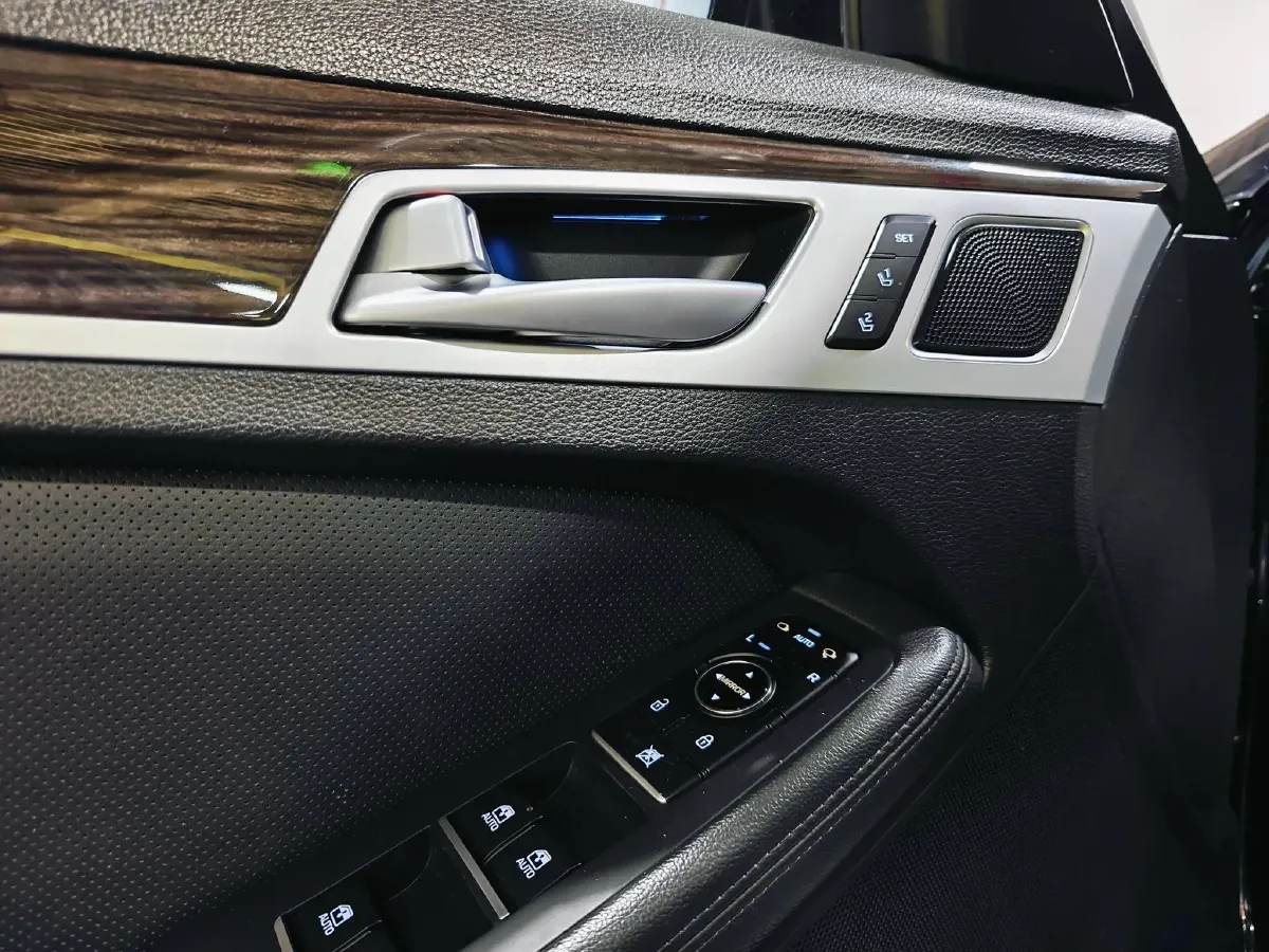 2015 Hyundai Cenesis 3.0L 257HP V6 8AT,autocango,china used car exporter,china ev exporter,chinese used car exporter,chinese used ev exporter