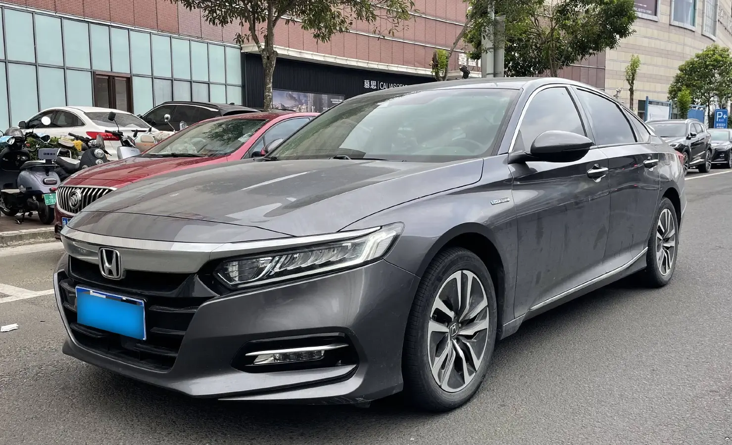 2018 Honda Accord 2.0L 146HP L4 E-CVT Hybrid