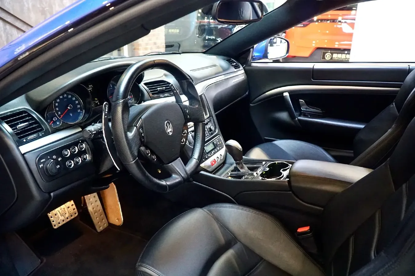 2013 Maserati GranTurismo 4.7L 460HP V8 6AT,autocango,china used car exporter,china ev exporter,chinese used car exporter,chinese used ev exporter