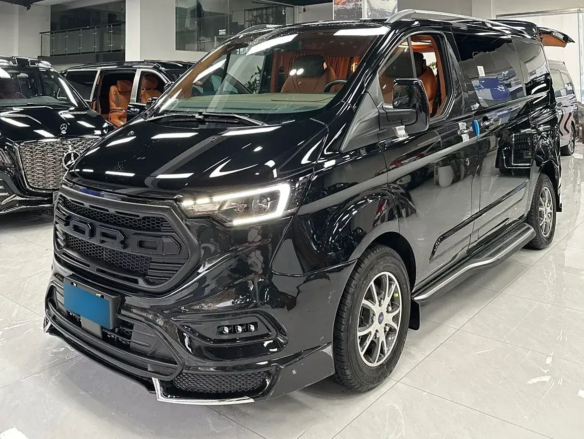 2024 Ford Tourneo 2.0T 220HP L4 9AT