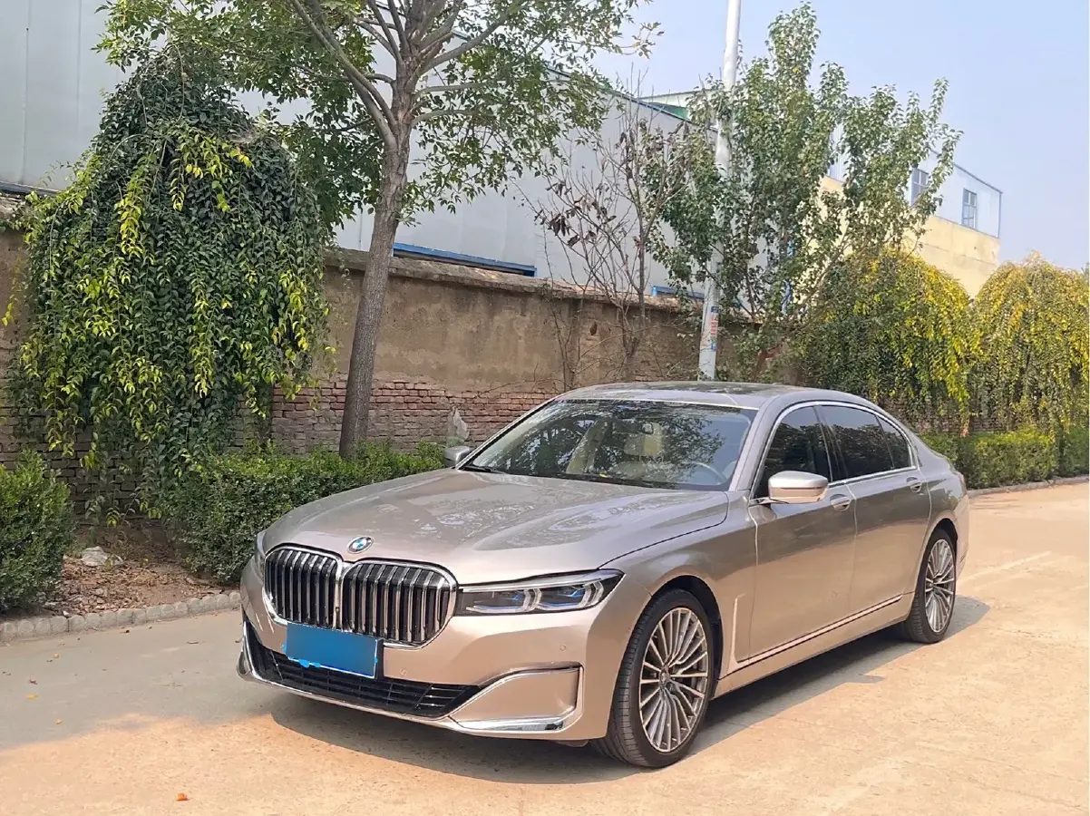 2022 BMW 7 Series 3.0T 340HP L6 8AT