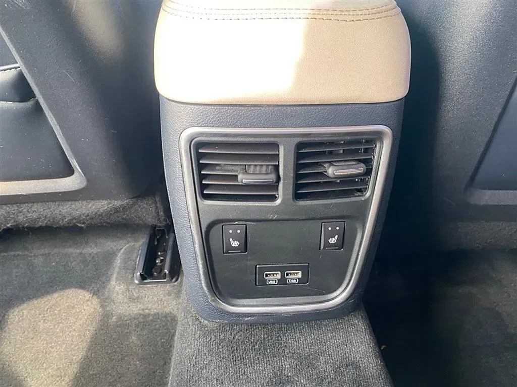 2016 Chrysler 300C 3.0L 234HP V6 8AT,autocango,china used car exporter,china ev exporter,chinese used car exporter,chinese used ev exporter