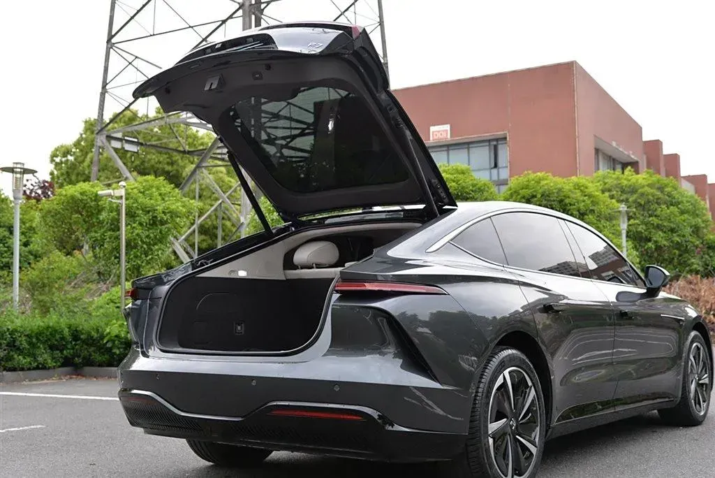 2023 Rising Auto F7 BEV 77KWH,autocango,china used car exporter,china ev exporter,chinese used car exporter,chinese used ev exporter