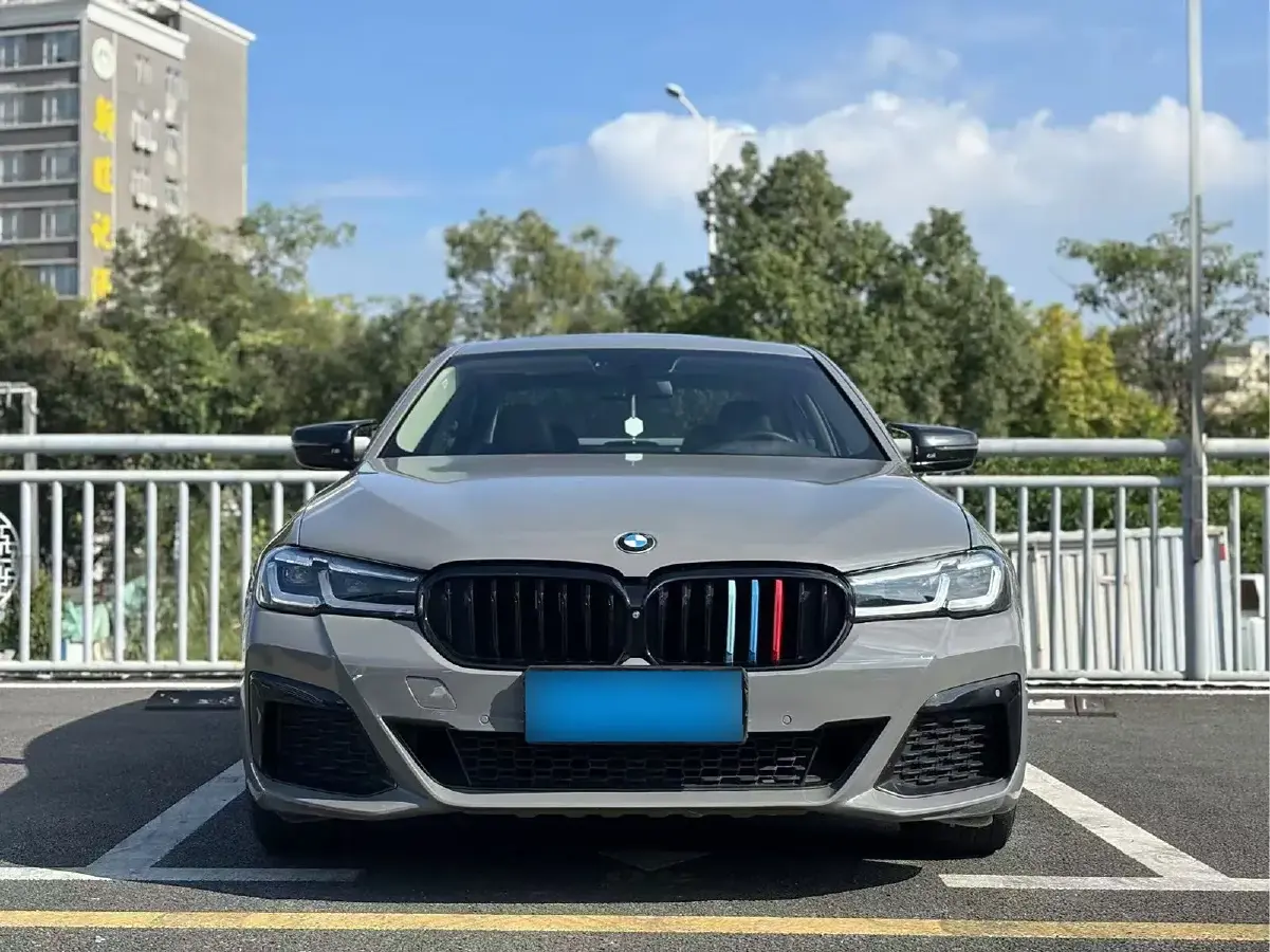 2018 BMW 5 Series 2.0T 252HP L4 8AT