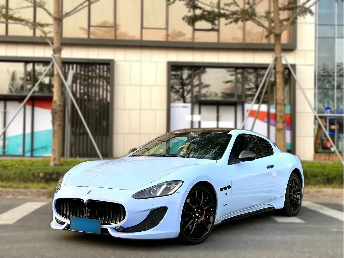 2013 Maserati GranTurismo 4.7L 460HP V8 6AT