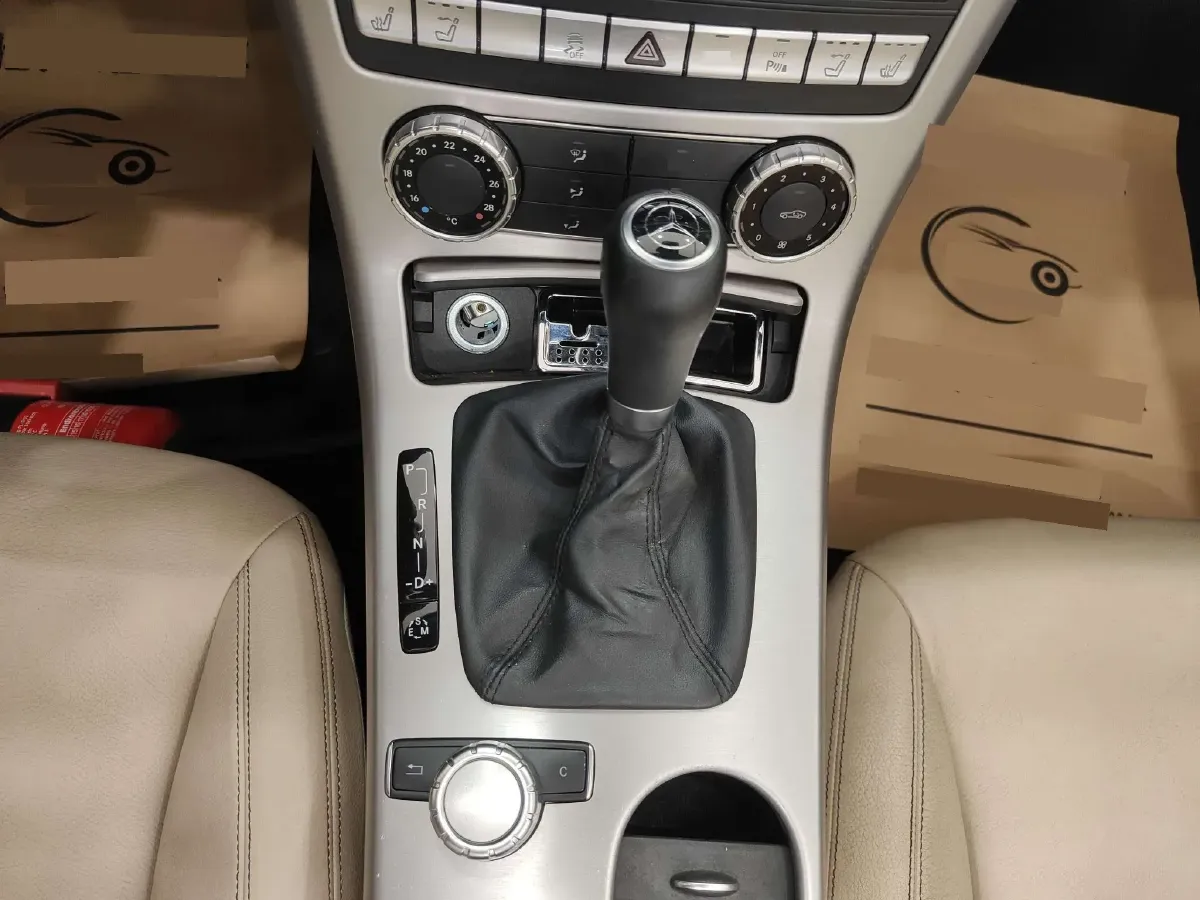 2011 Mercedes-Benz SLK Class 1.8T 184HP L4 7AT,autocango,china used car exporter,china ev exporter,chinese used car exporter,chinese used ev exporter