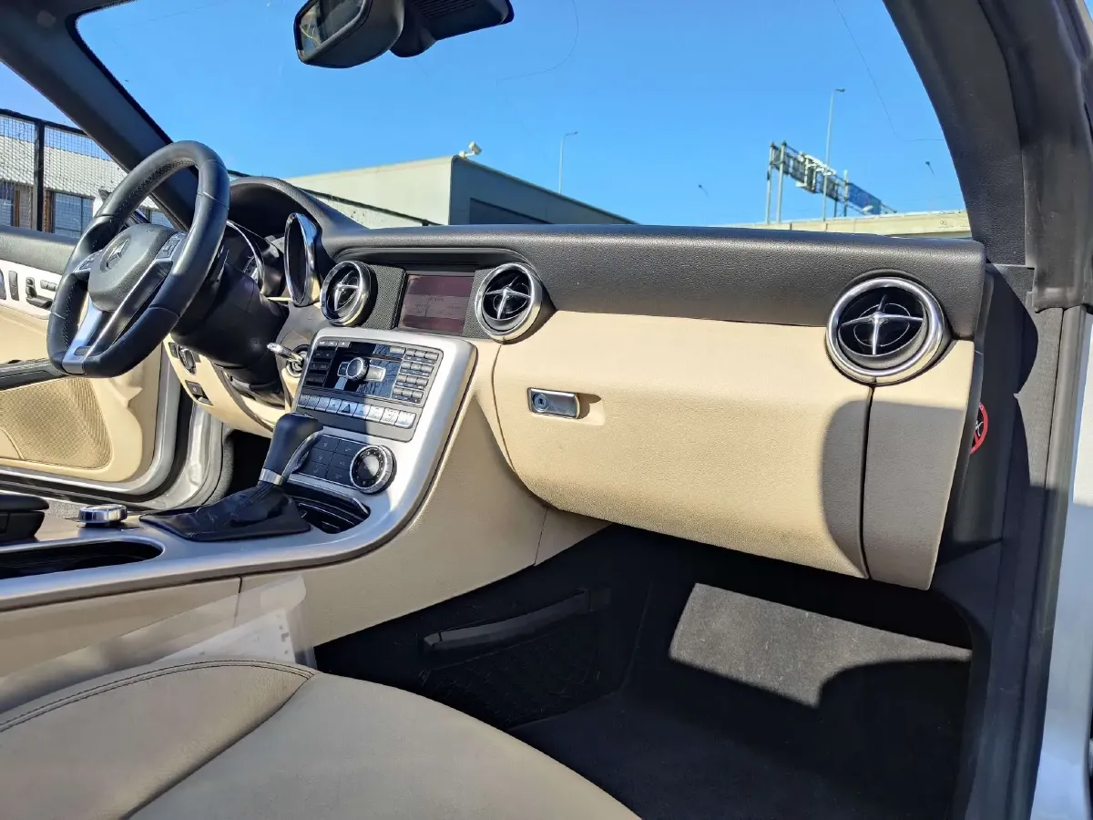 2011 Mercedes-Benz SLK Class 1.8T 184HP L4 7AT,autocango,china used car exporter,china ev exporter,chinese used car exporter,chinese used ev exporter